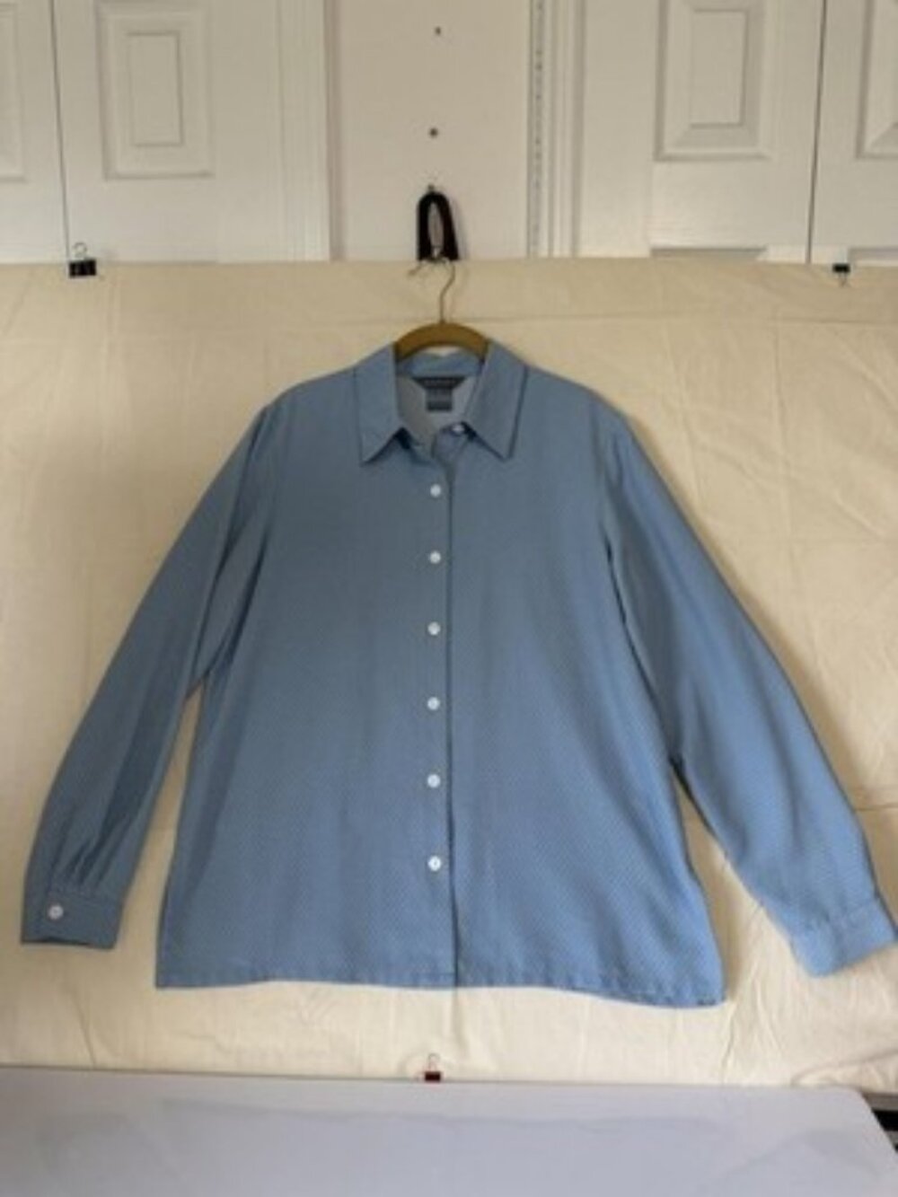 Koret Women M Blue Polka Dot Button Front Long Sleeve Collared Blouse